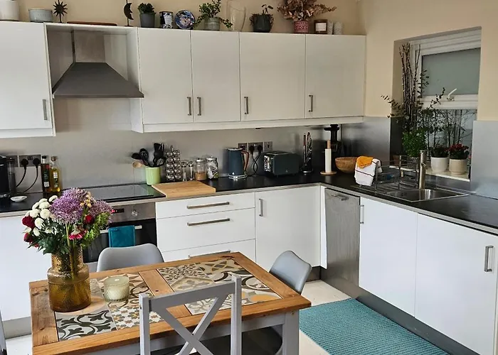 Nice Apartment In Barnes